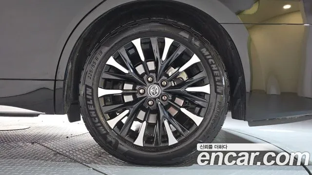 Toyota Alphard Generation 4 — Фото автомобиля 21