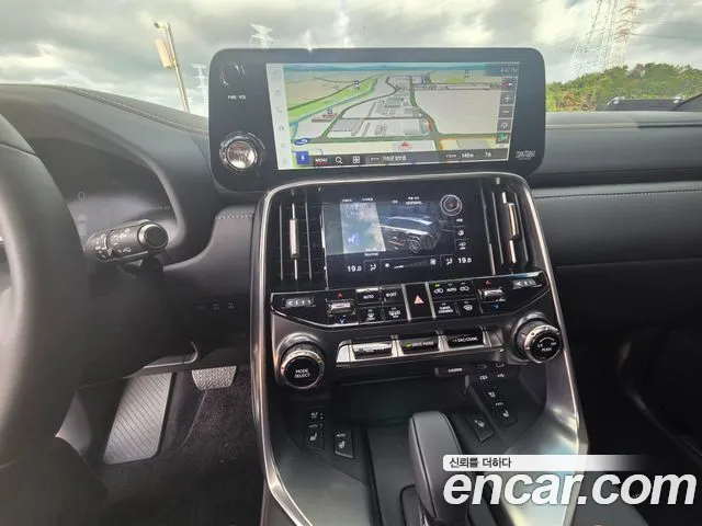 Lexus LX — Фото автомобиля 14