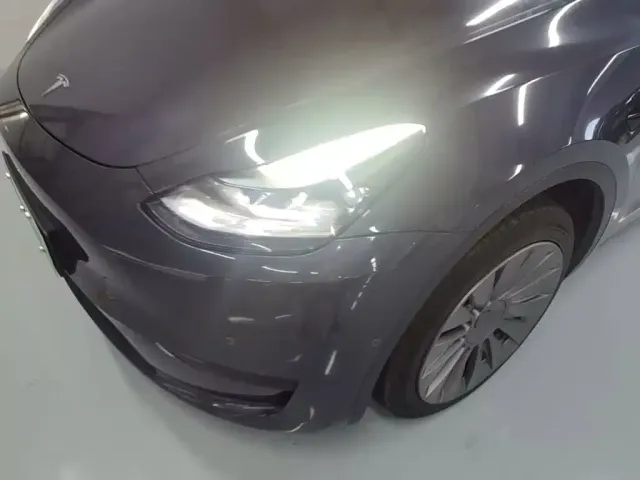 Tesla Model Y — Фото автомобиля 23
