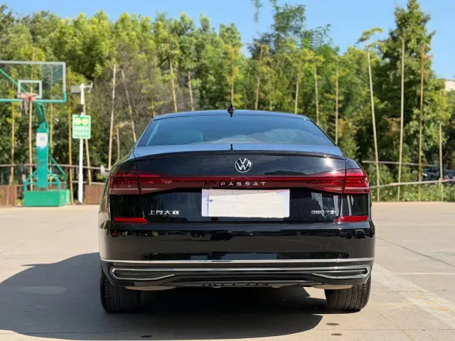 Volkswagen Passat — Фото автомобиля 19