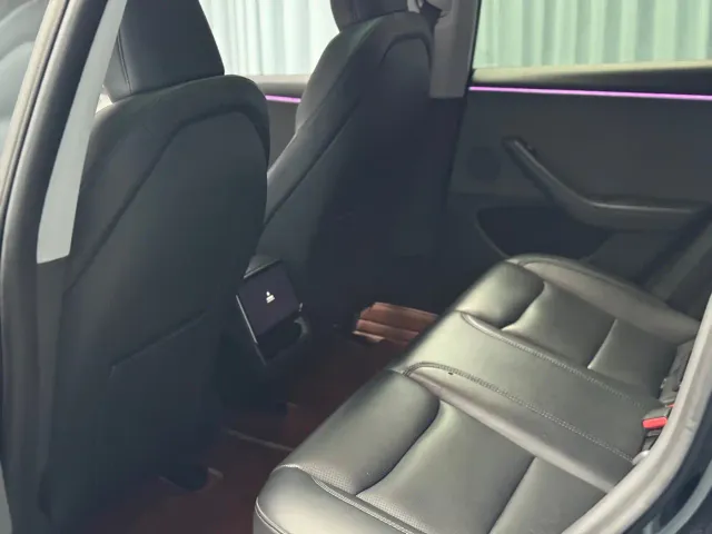 Tesla Model 3 — Фото автомобиля 7