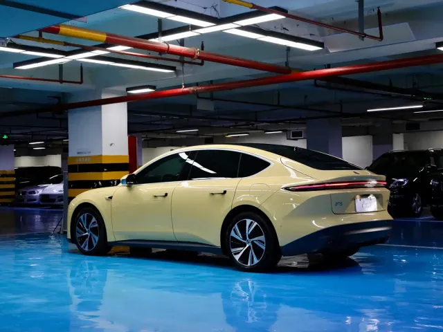 Nio ET5 — Фото автомобиля 3