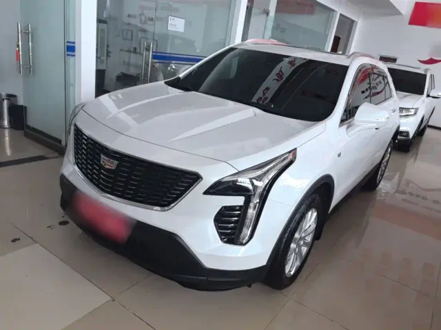 Фотография автомобиля — Cadillac XT4