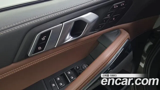 BMW X6 xDrive40i M Sport — Фото автомобиля 12