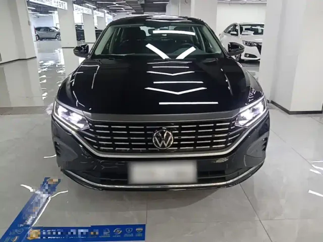 Volkswagen Passat — Фото автомобиля 2