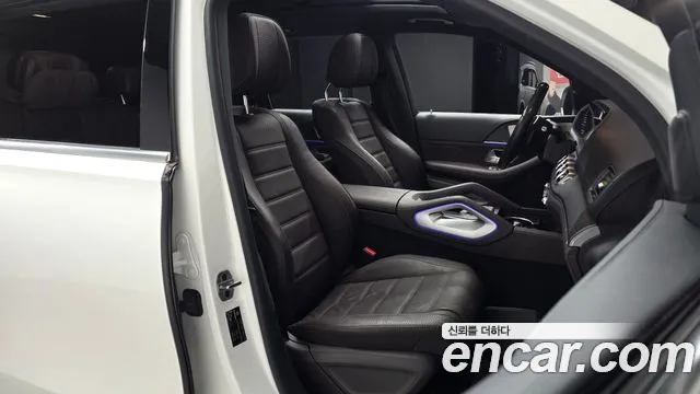 Mercedes-Benz GLS-Class — Фото автомобиля 10