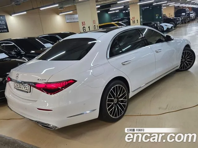 Mercedes-Benz S-Class — Фото автомобиля 2
