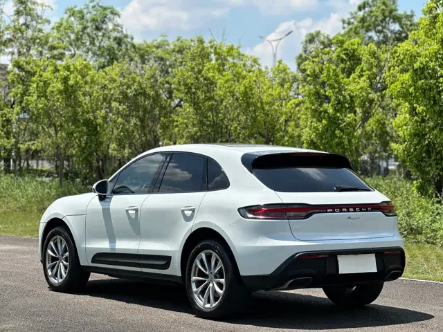 Porsche Macan — Фото автомобиля 12