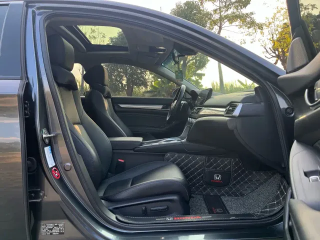 Honda Accord — Фото автомобиля 7