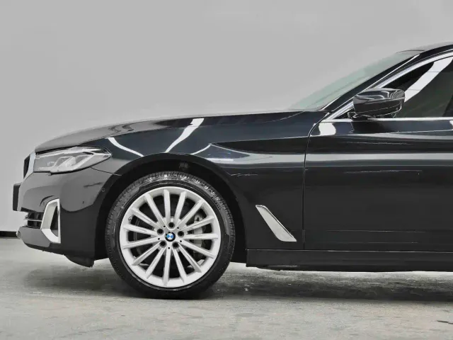 BMW 5 Series — Фото автомобиля 26
