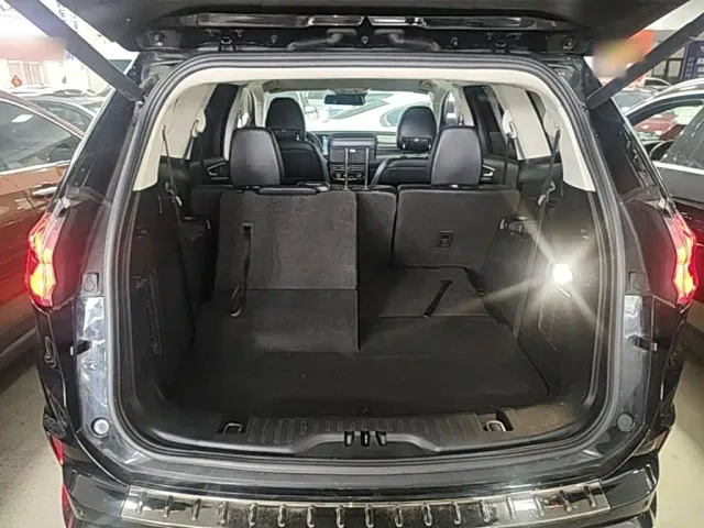 Ford Edge — Фото автомобиля 18