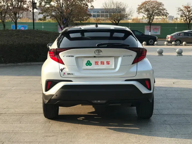 Toyota C-HR — Фото автомобиля 5