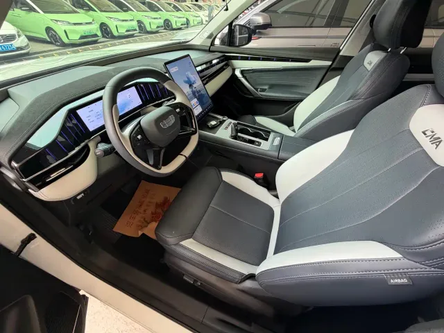Geely Boyue L — Фото автомобиля 7