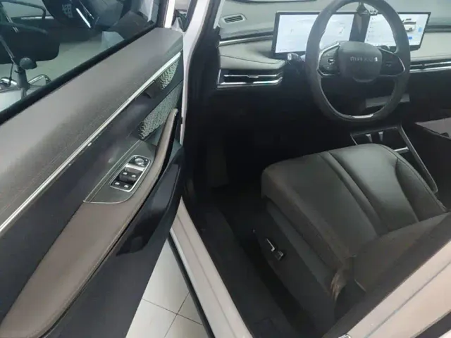 Maxus Dajia 7 — Фото автомобиля 15