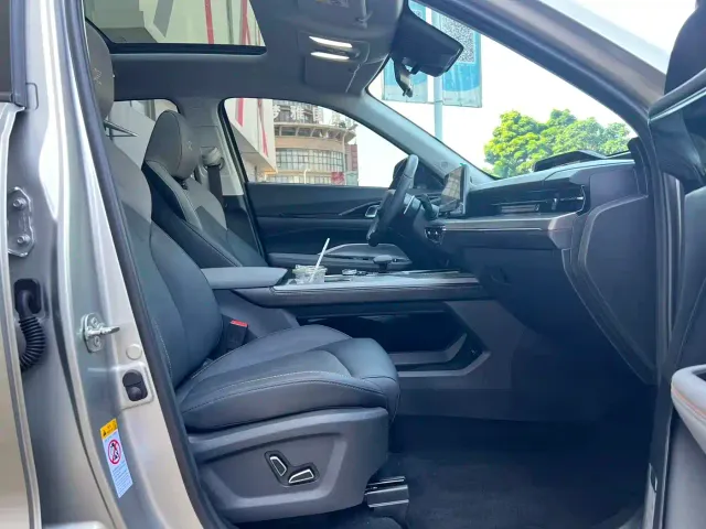 Changan Z6 — Фото автомобиля 16