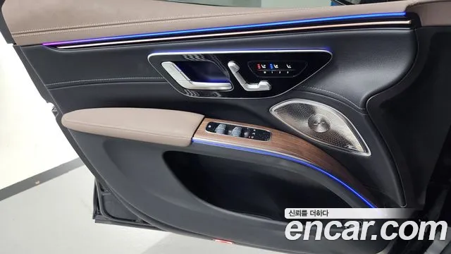 Mercedes-Benz EQS — Фото автомобиля 12