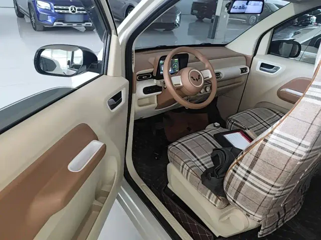 Wuling Hongguang Mini EV — Фото автомобиля 15