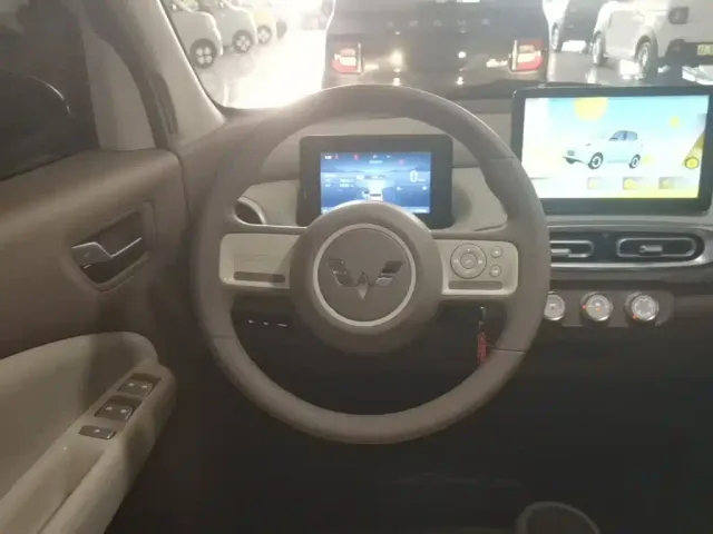 Wuling Hongguang Mini EV — Фото автомобиля 10