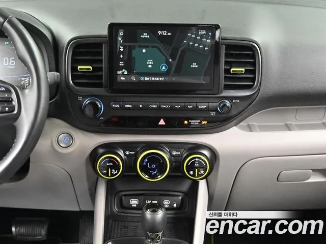 Hyundai Venue — Фото автомобиля 12