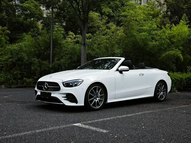 Фотография автомобиля — Mercedes-Benz E-Class