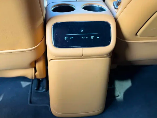IM Motors LS8 — Фото автомобиля 17