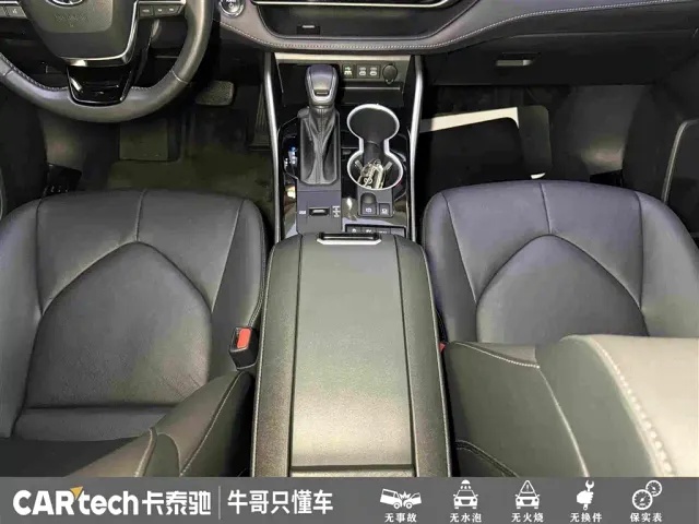 Toyota Highlander — Фото автомобиля 20
