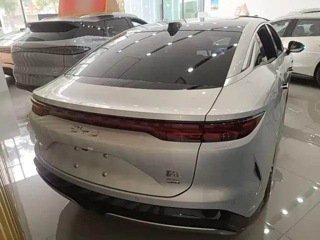 BYD Han L — Фото автомобиля 5