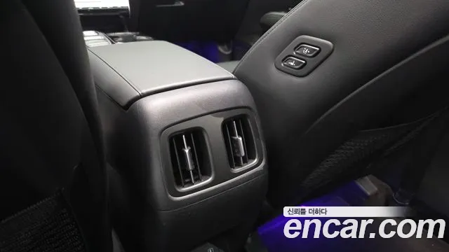 Hyundai Tucson Tucson (NX4) Бензин 1.6 турбо 2WD — Фото автомобиля 8