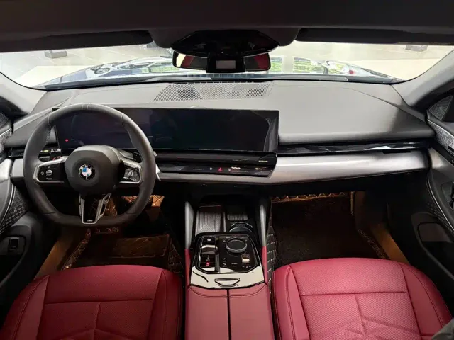 BMW 5 Series — Фото автомобиля 9