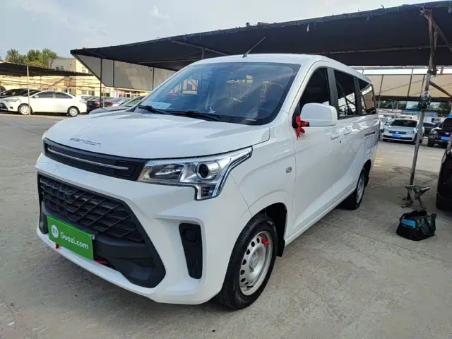 Фотография автомобиля — DFSK Fengguang 380