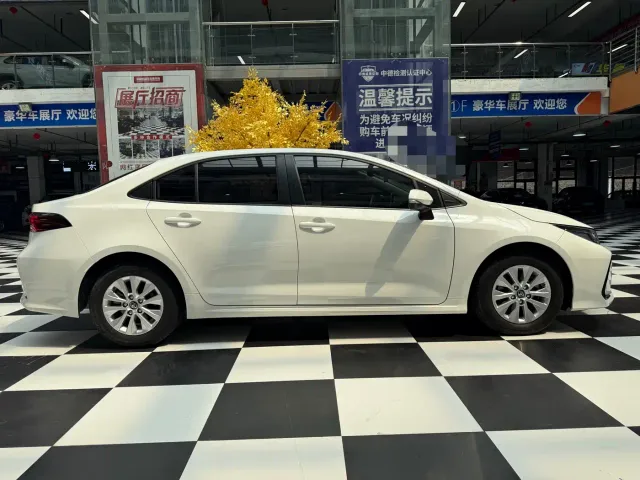 Toyota Corolla — Фото автомобиля 9