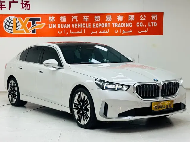 BMW 5 Series — Фото автомобиля 3