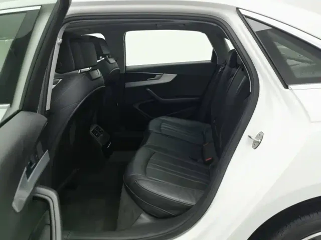Audi A4L — Фото автомобиля 15