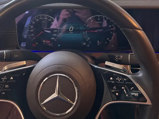 Mercedes-Benz E-Class — Фото автомобиля 8