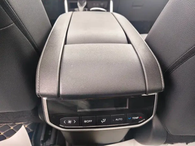 Toyota Highlander — Фото автомобиля 9