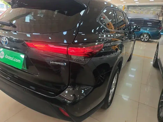 Toyota Highlander — Фото автомобиля 7
