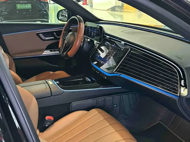 Mercedes-Benz E-Class — Фото автомобиля 14