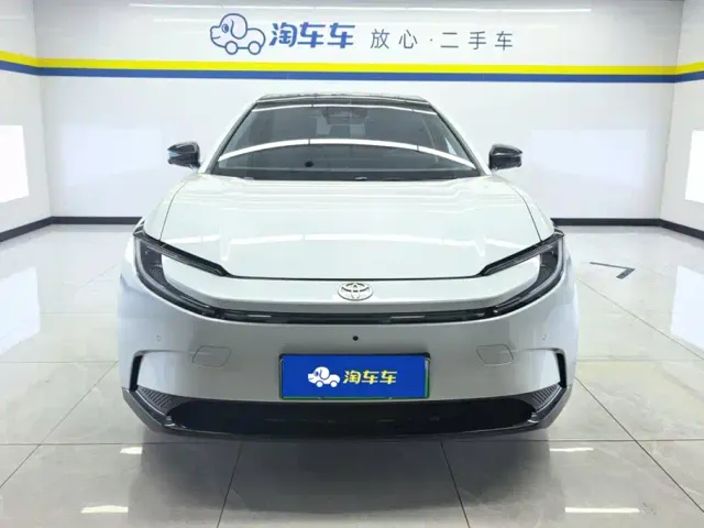 Toyota bZ5 — Фото автомобиля 2