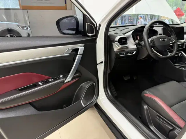 Geely Binyue — Фото автомобиля 8