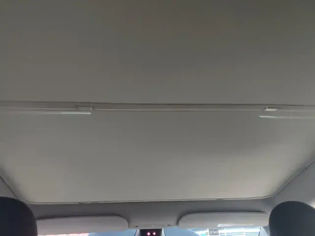 Tesla Model Y — Фото автомобиля 17