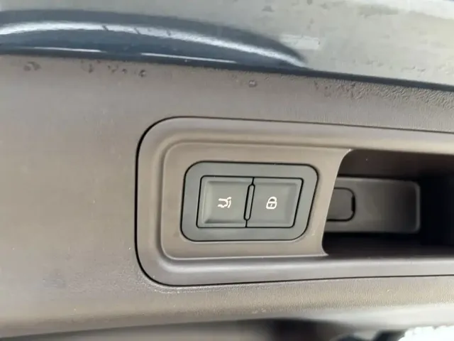 Denza Denza D9 2025 Model DM-i Smart Drive Edition 1020 AWD Flagship — Фото автомобиля 30