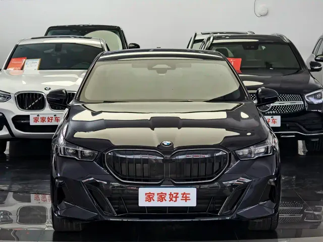 BMW 5 Series — Фото автомобиля 3