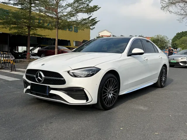 Фотография автомобиля — Mercedes-Benz C-Class