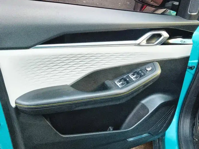 Geely Binyue — Фото автомобиля 7