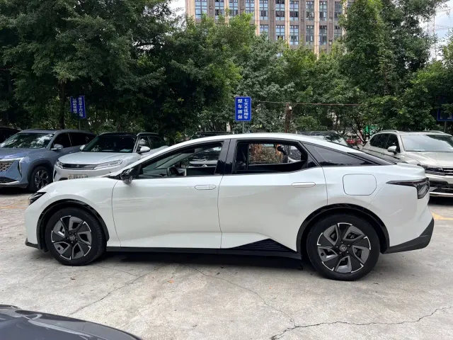 Toyota bZ3 — Фото автомобиля 6