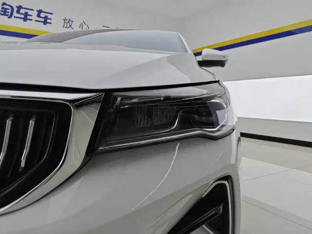 Geely Emgrand — Фото автомобиля 5