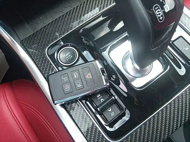 Jaguar XEL — Фото автомобиля 8