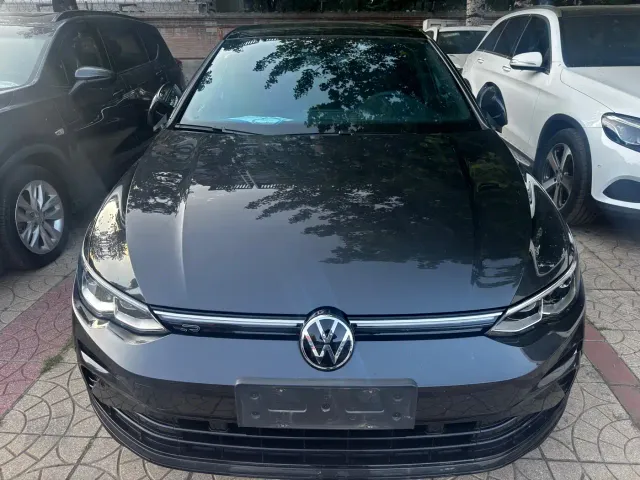 Volkswagen Golf — Фото автомобиля 2