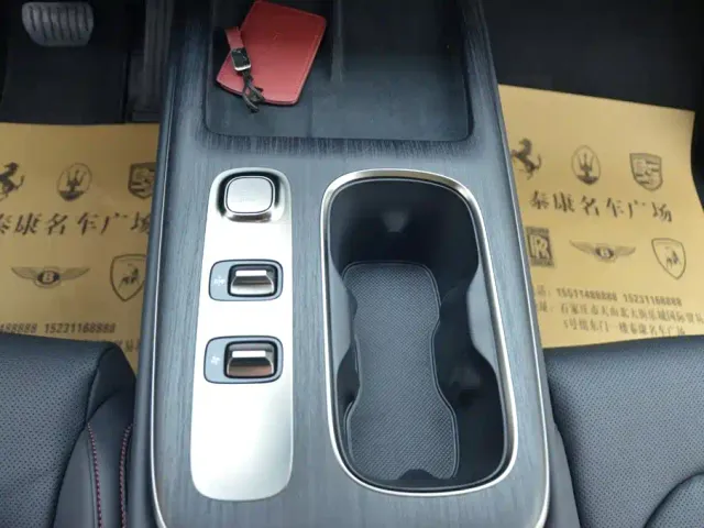 Xiaomi SU7 — Фото автомобиля 10