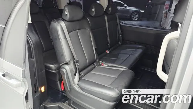 Hyundai Staria Staria Tourer 11 мест — Фото автомобиля 11
